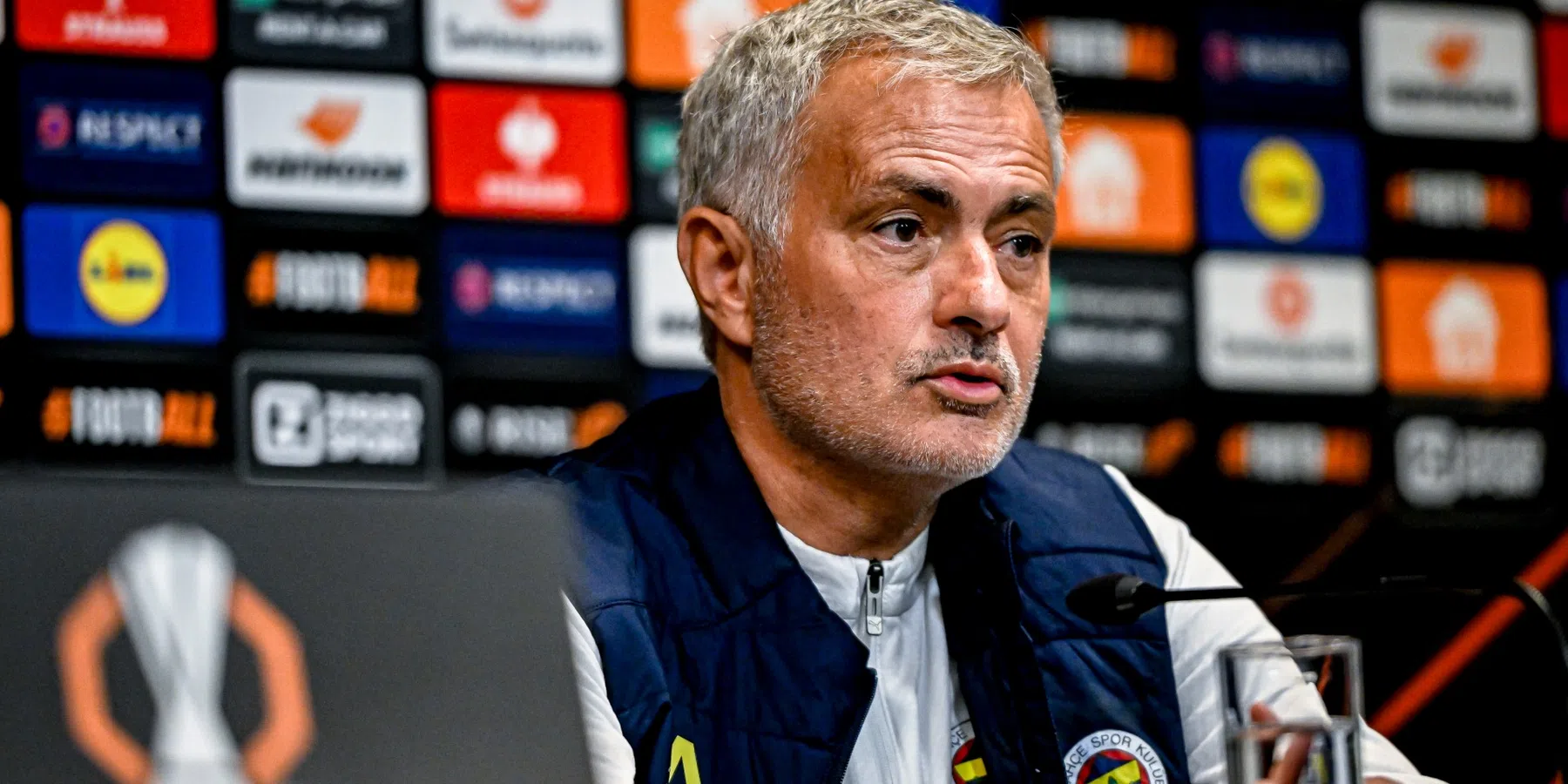 Aanvaring Mourinho met Turkse journalisten