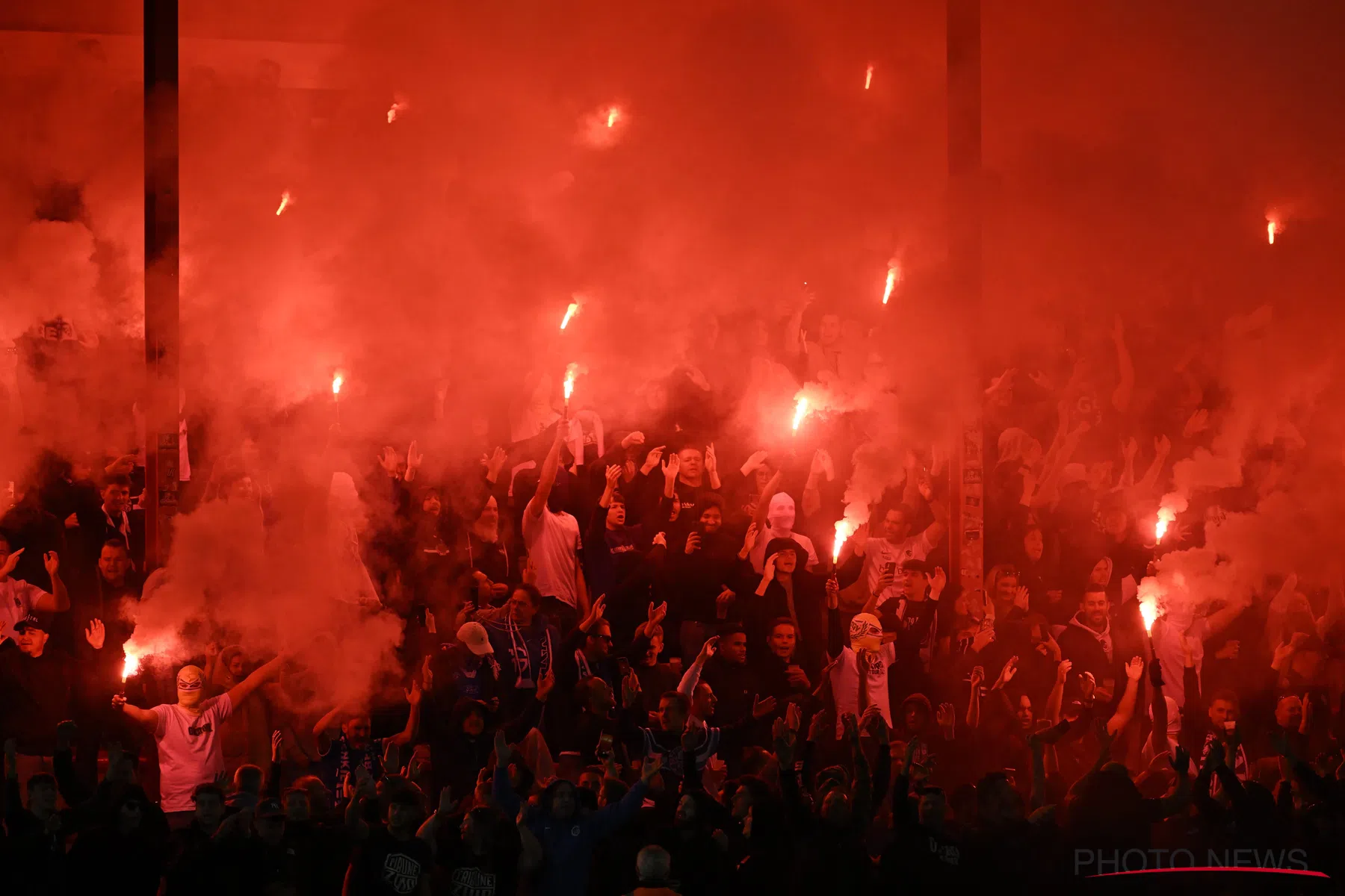 Politiek onderzoekt wangedrag Genkse fans tegen Kortrijk 