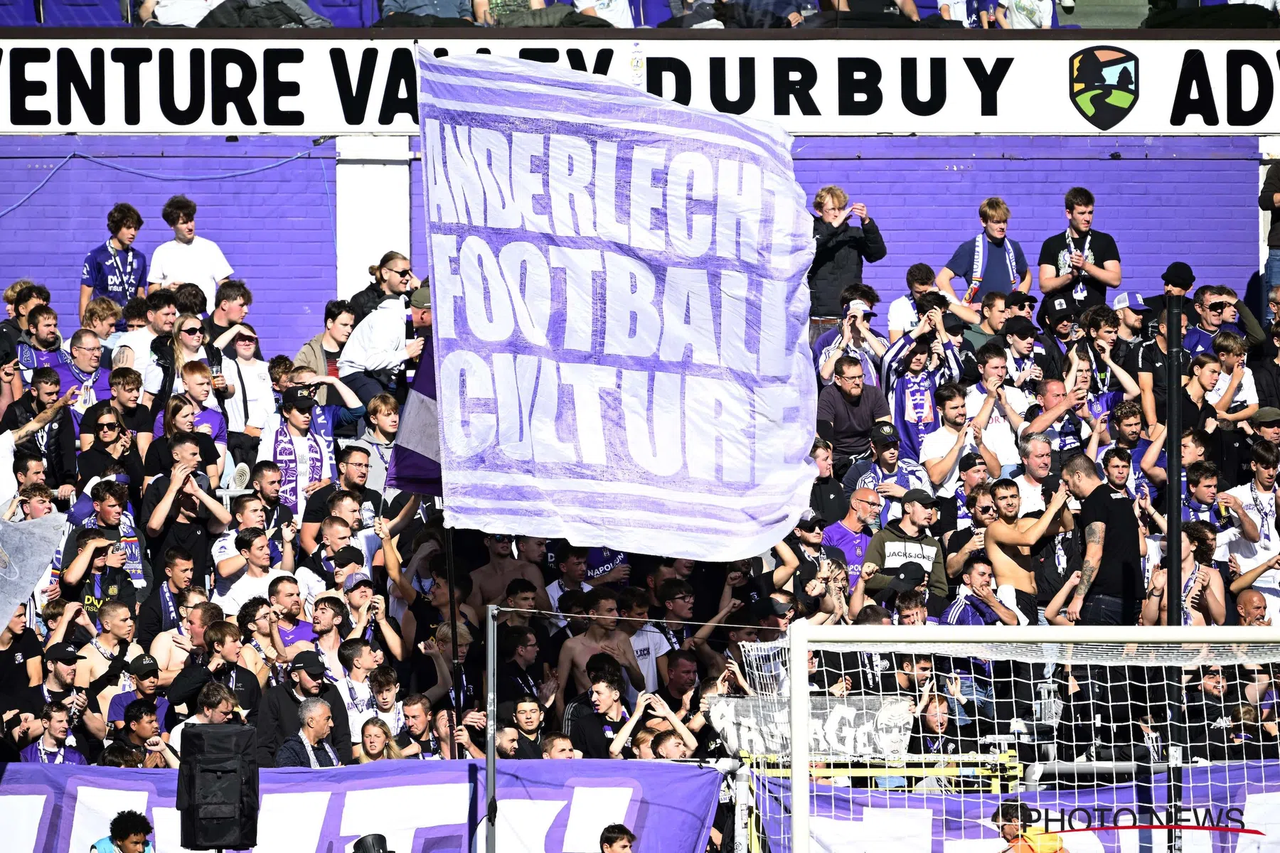 Anderlecht supporters keren zich tegen elkaar na misdragingen