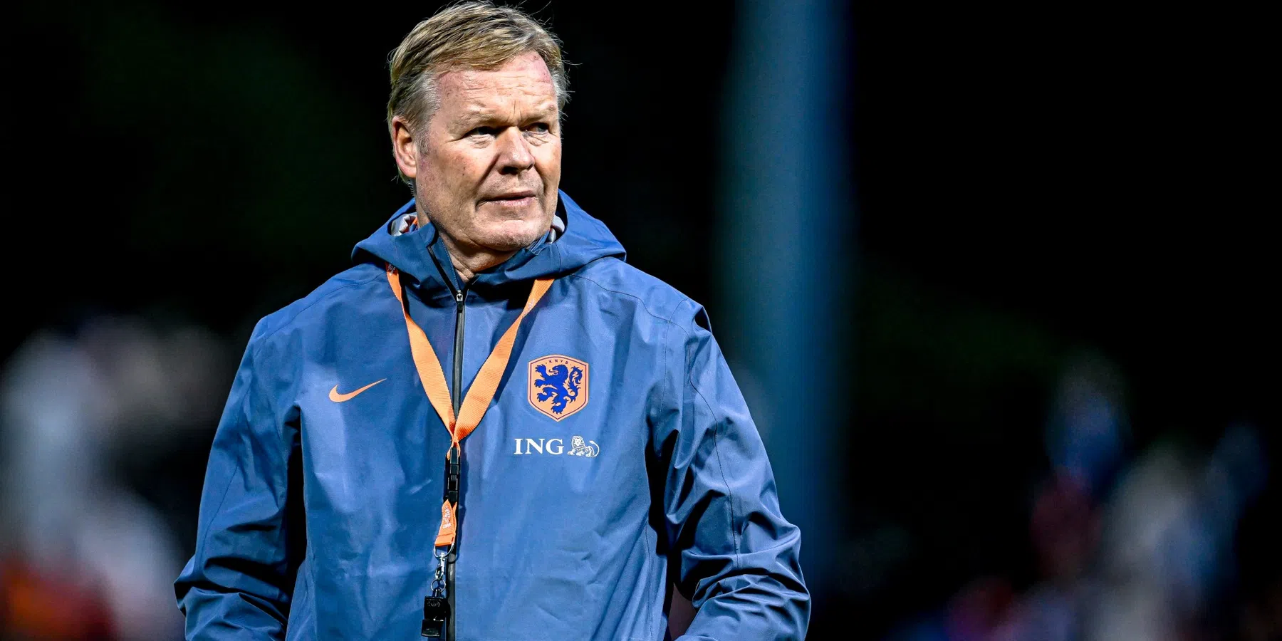 Koeman over basisdebutanten en spitsendiscussie