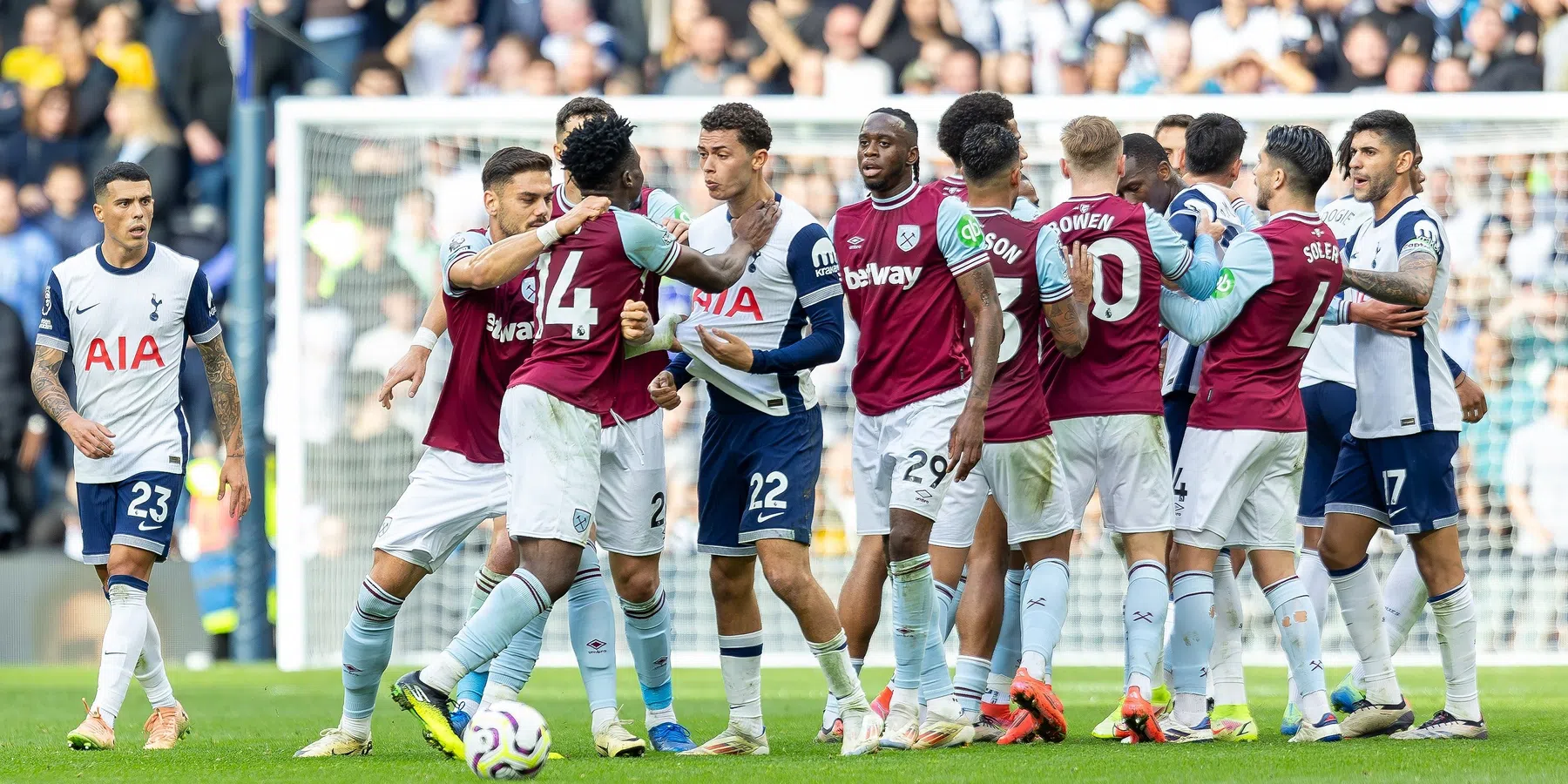 Spurs heeft acht minuten nodig tegen West Ham, goal én rode kaart Kudus