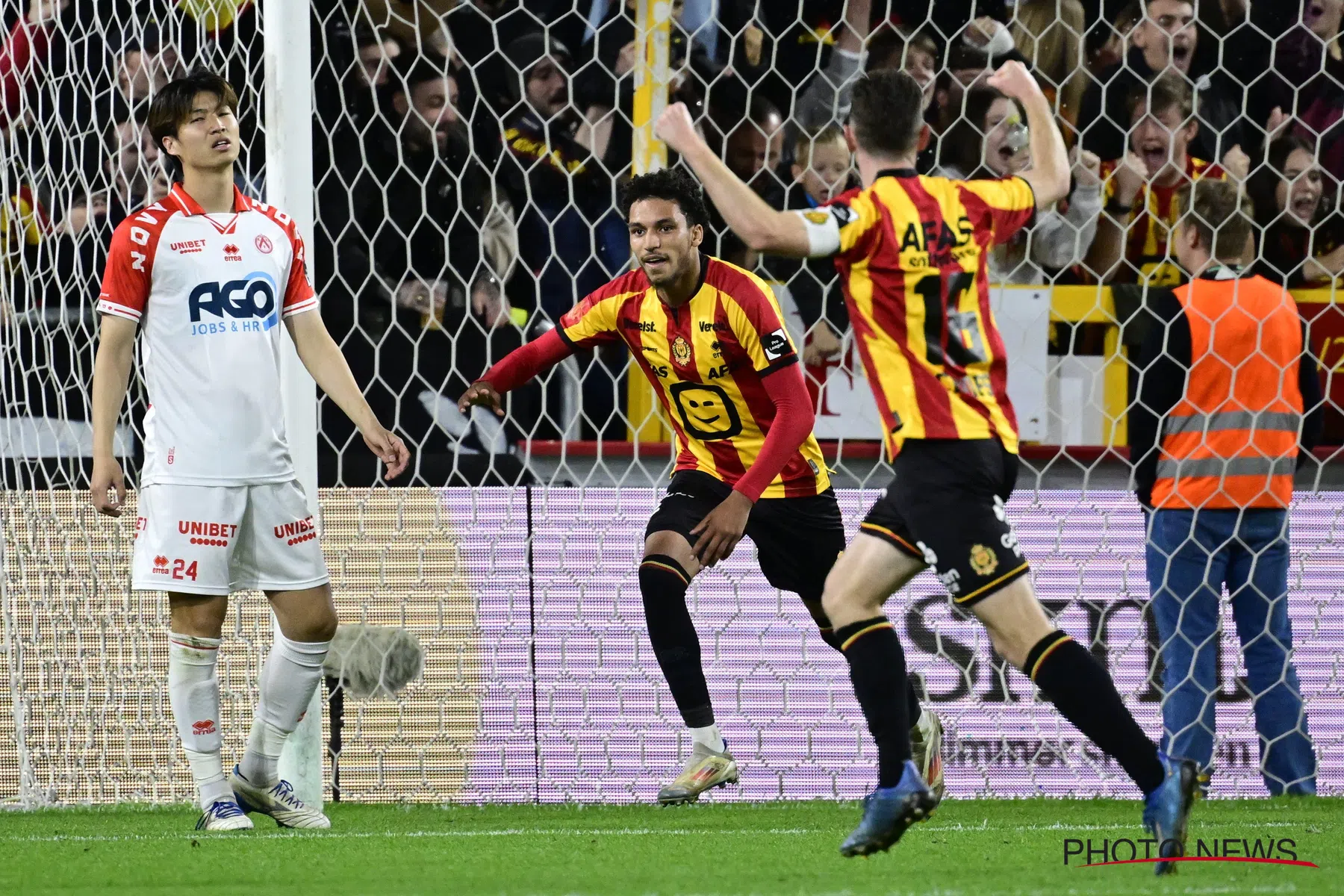 KV Mechelen boekt eenvoudige overwinning tegen KV Kortrijk 