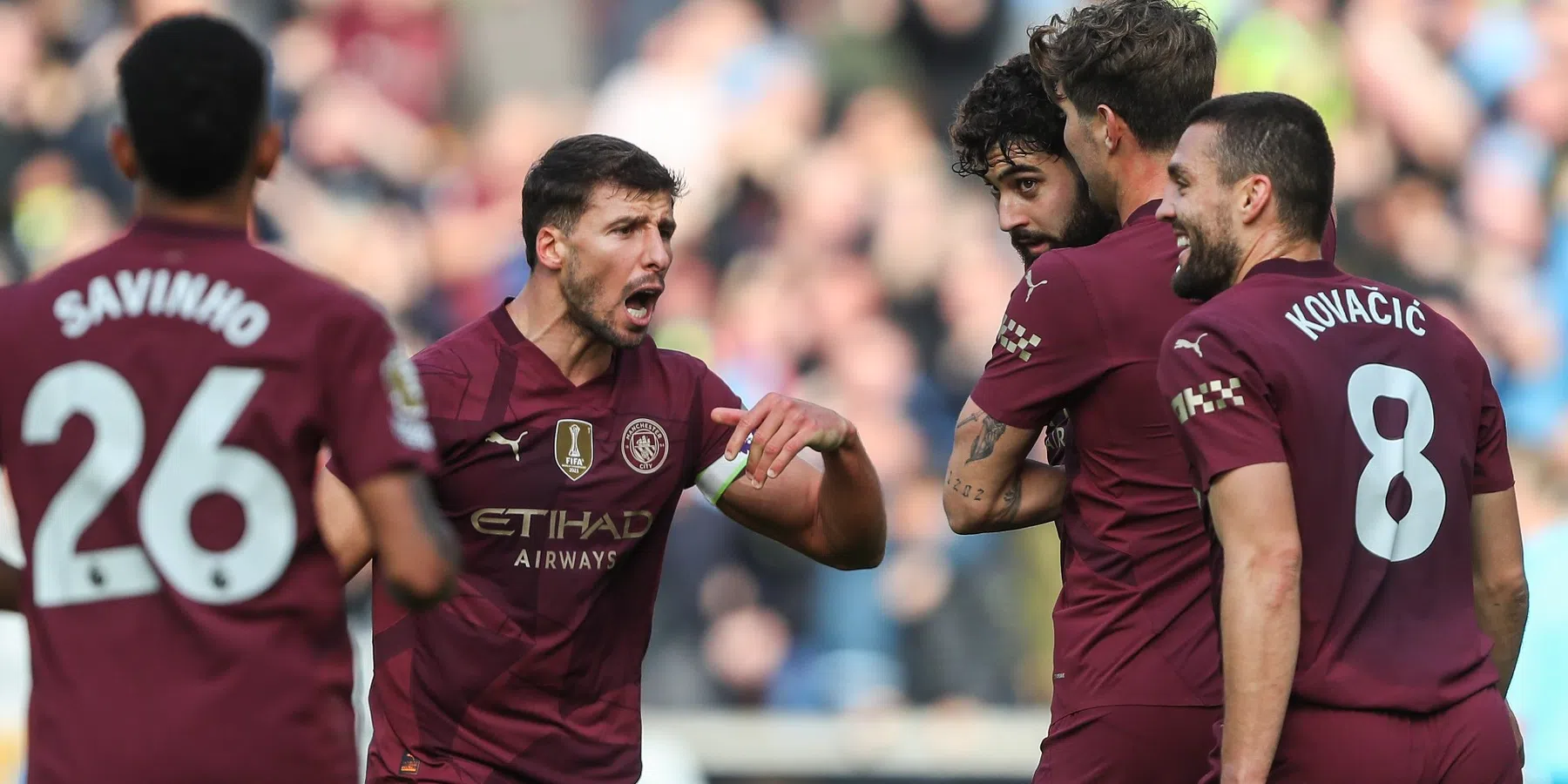 Manchester City wint in extremis van Wolves