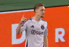 Thumbnail for article: De Ajax-goal in beeld: Taylor staat op juiste plek na knappe balverovering 