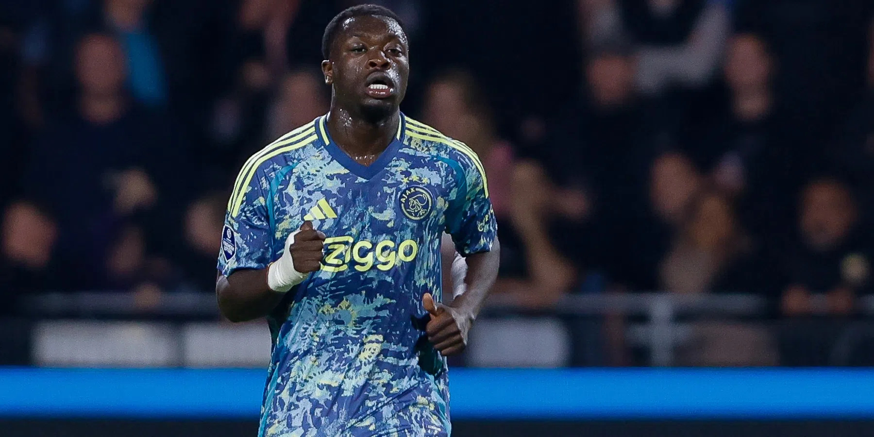 Brobbey en Weghorst bij Ajax