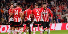 Thumbnail for article: PSV walst kinderlijk eenvoudig over tiental PEC heen en evenaart recordzege