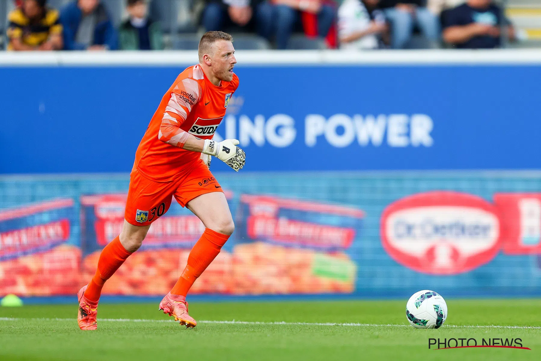 Van Langendonck keept voor KVC Westerlo in Jupiler Pro League