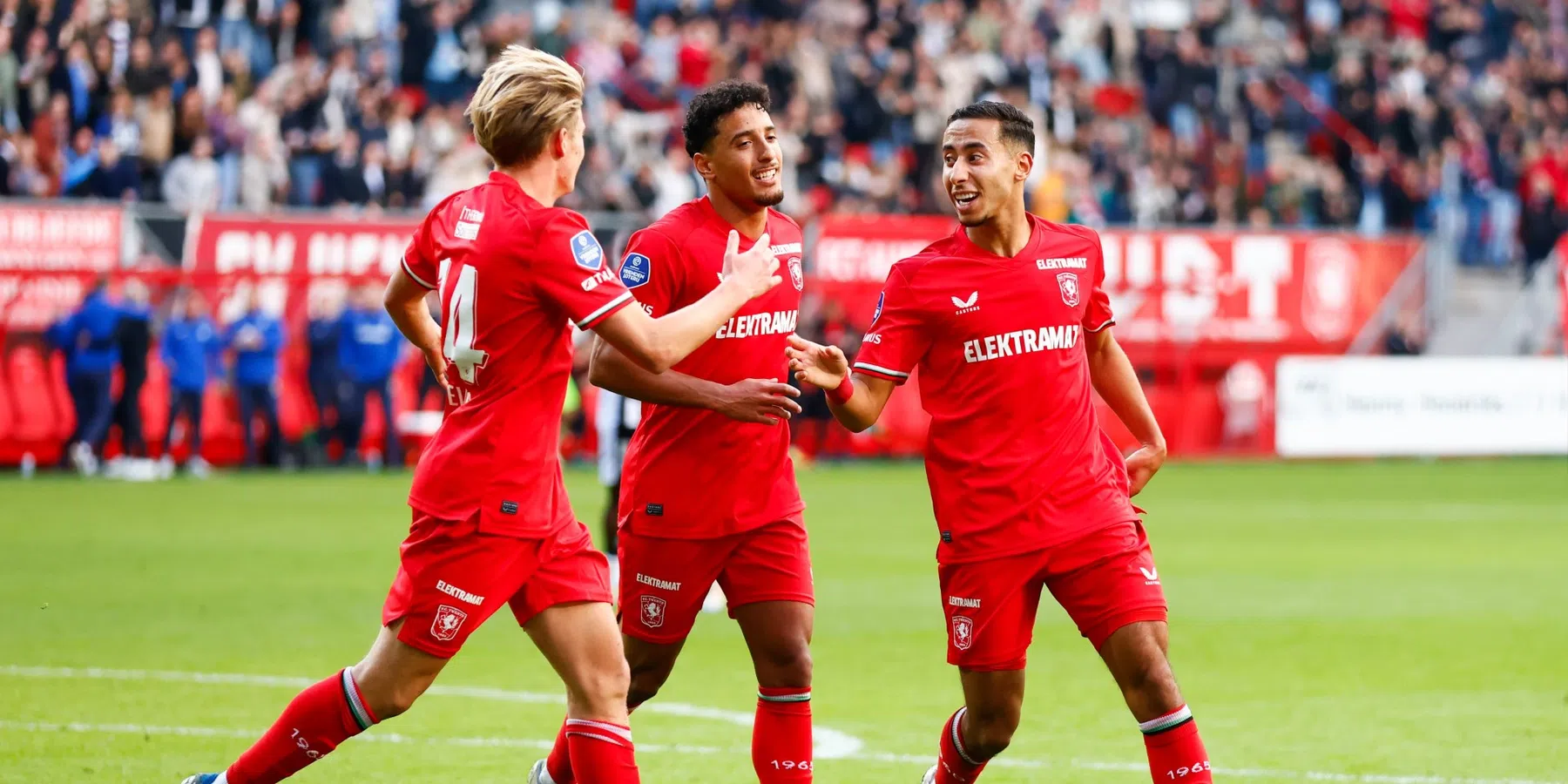 FC Twente dankt Heracles en deelt gevoelige dreun uit