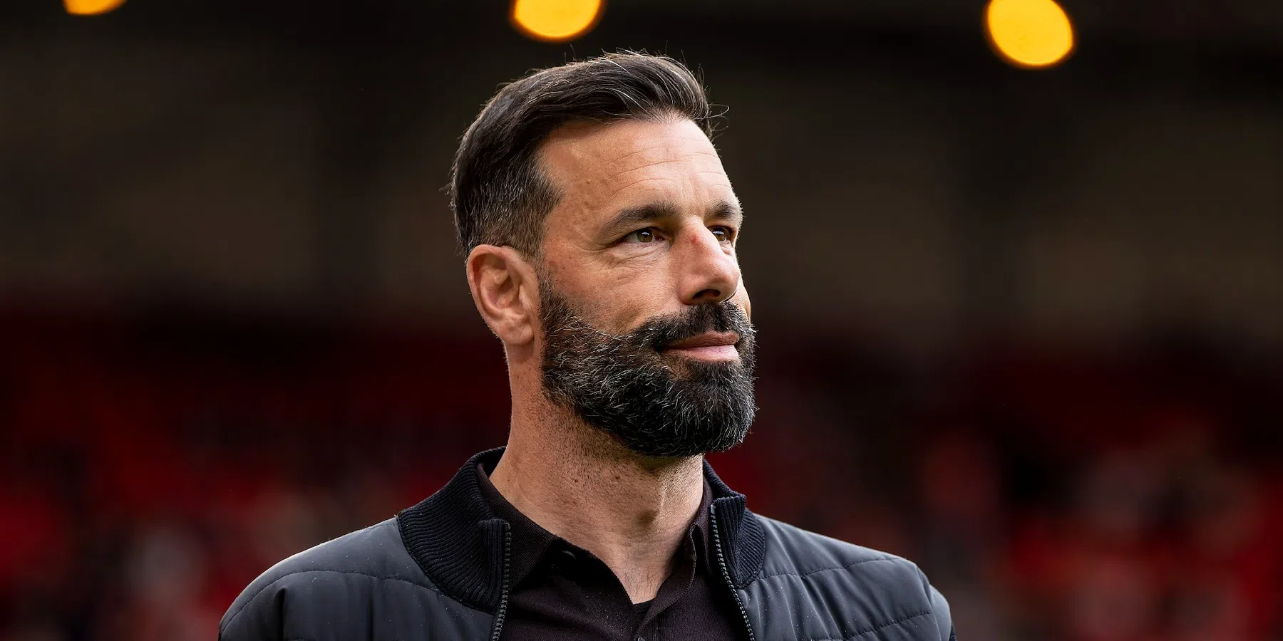 Van Nistelrooij richt zich tot United-fans: 'Schrijf dit met gemengde emoties'