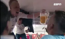 Thumbnail for article: Feest in kleedkamer Koninklijke HFC: spelers uit hun dak na bekerstunt tegen Emmen