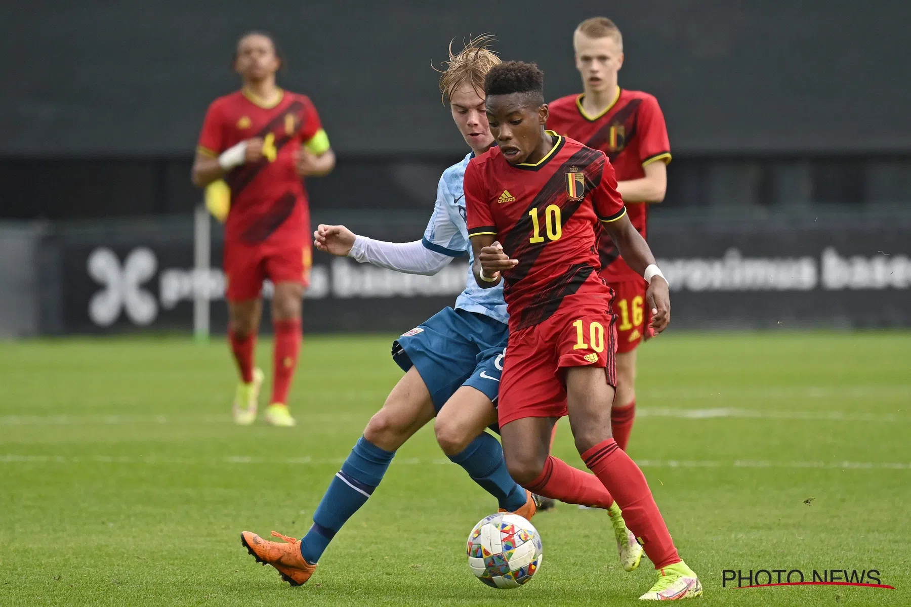 Toptalent Muzambo op radar bij Aston Villa