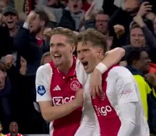 GOAL: Godts straft fout genadeloos af, beslist de topper tussen Ajax en PSV 