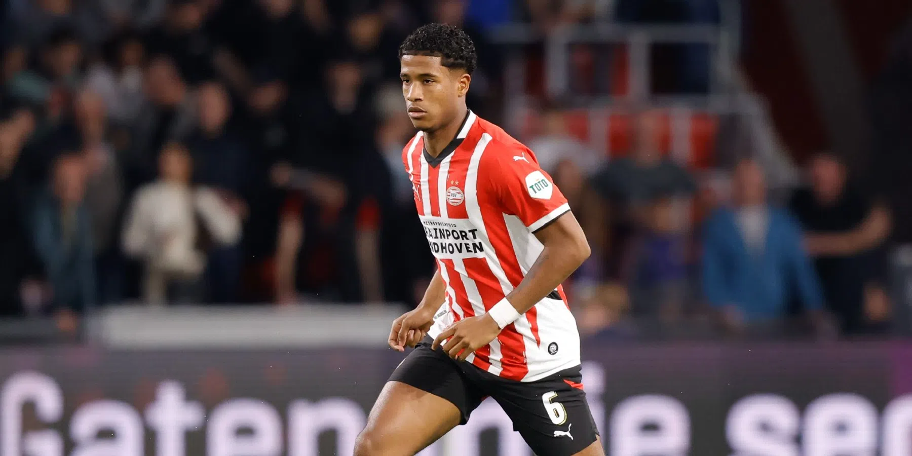 PSV-verdediger Flamingo leert veel van Bogarde