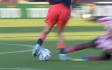 Thumbnail for article: Zaag van de week: Sparta-back Van der Kust krijgt rood na doldwaze tackle 