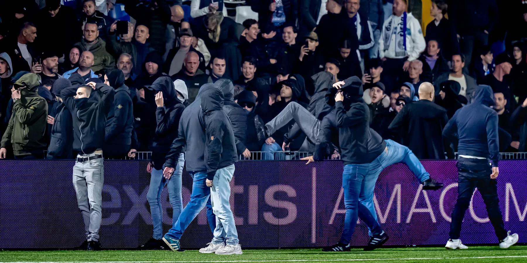 VVD wil relschoppers in stadions harder aanpakken