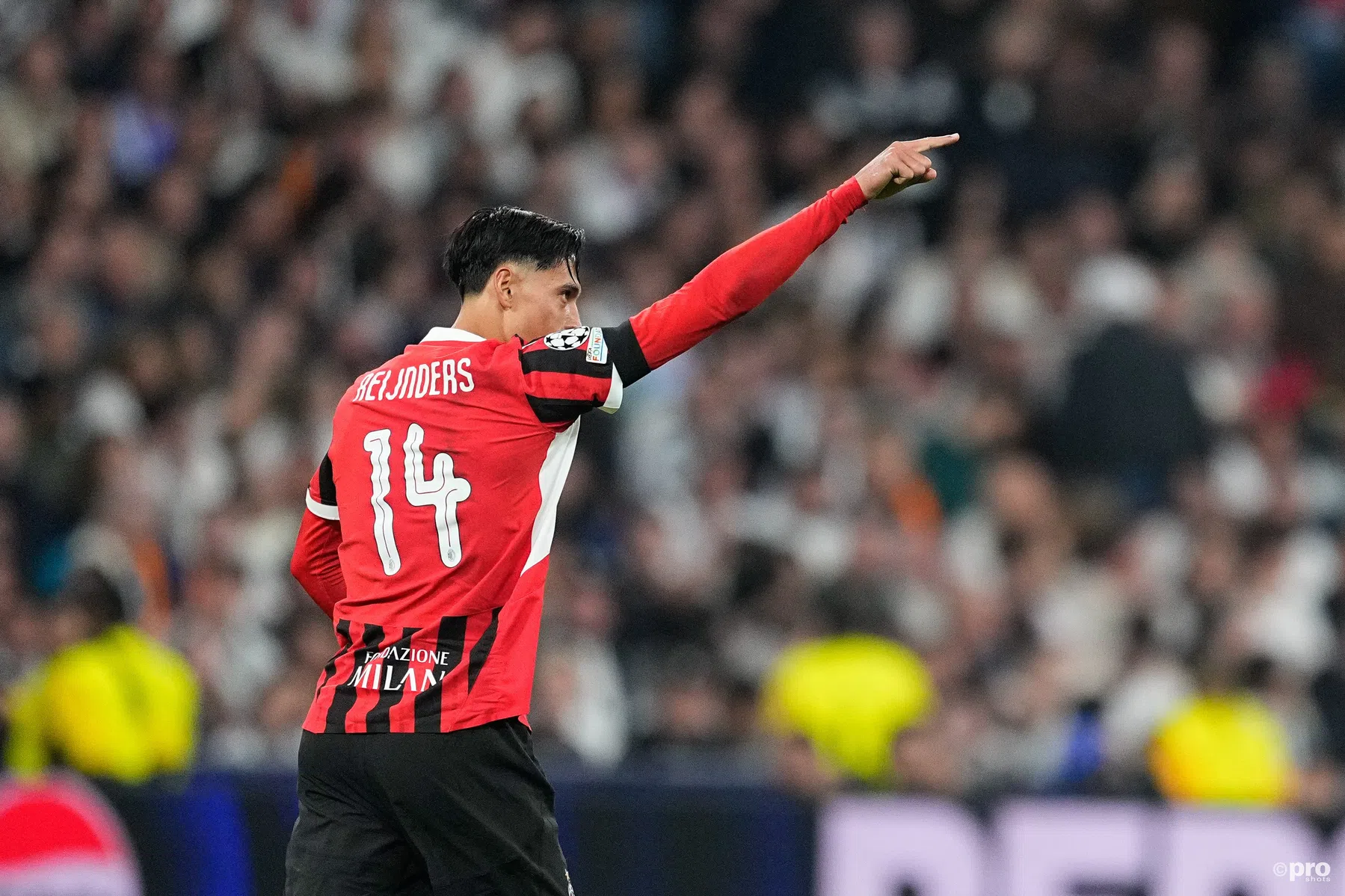 Van Basten bagatelliseert enthousiasme over Reijnders