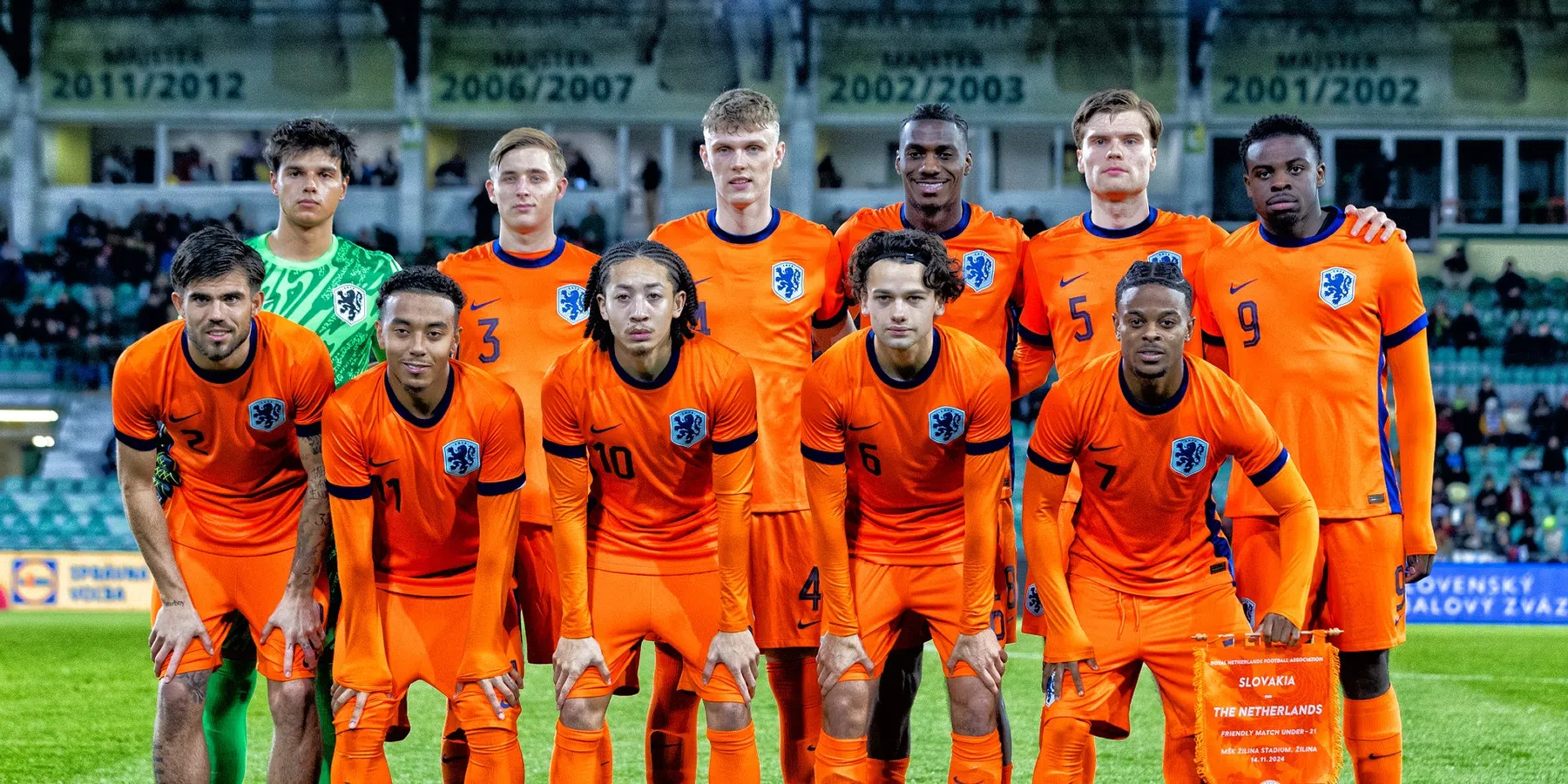 Fitz-Jim debuteert voor Jong Oranje, Zechiël scoort in doelpuntrijk duel