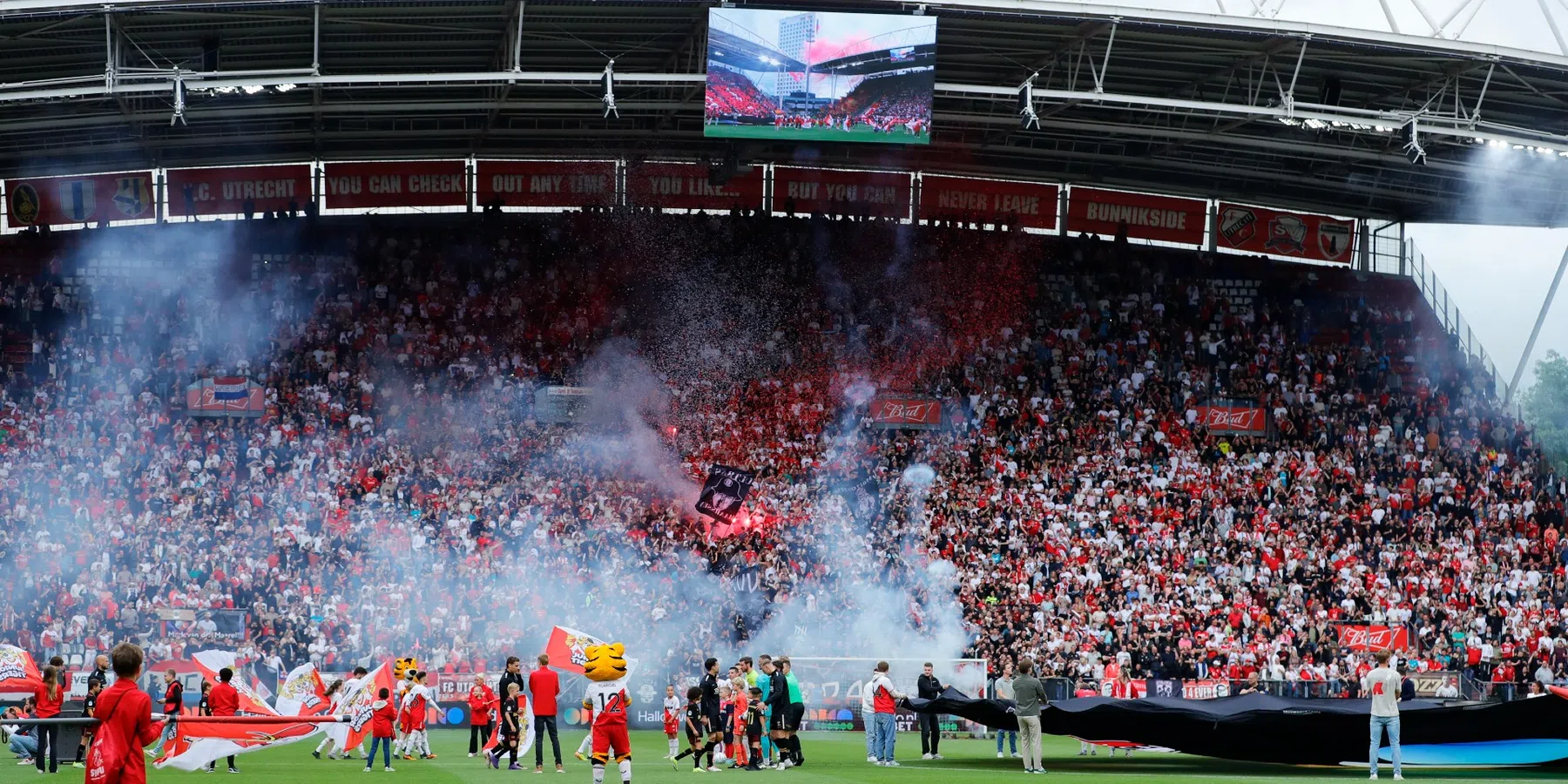 OM gaat 57 fans veroordelen na Utrecht - Go Ahead