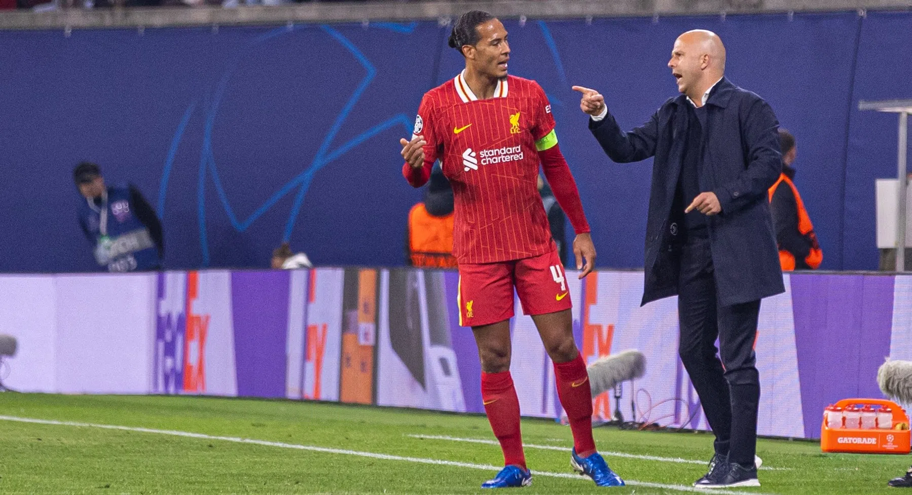 Van Dijk noemt Slot 'een heel goede manager'