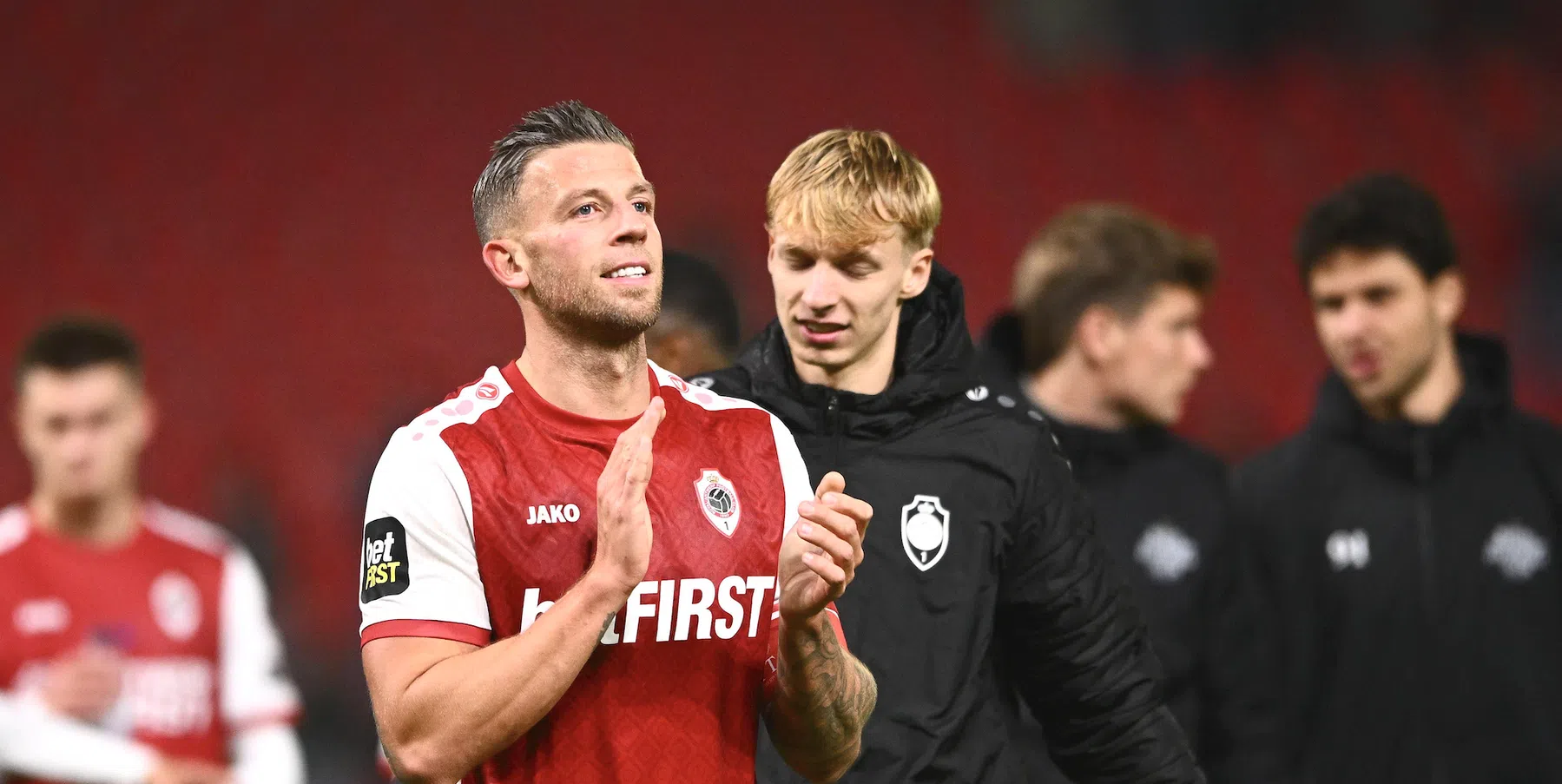 Alderweireld over berichten met Overmars voor transfer naar Antwerp: “Alsjeblieft”