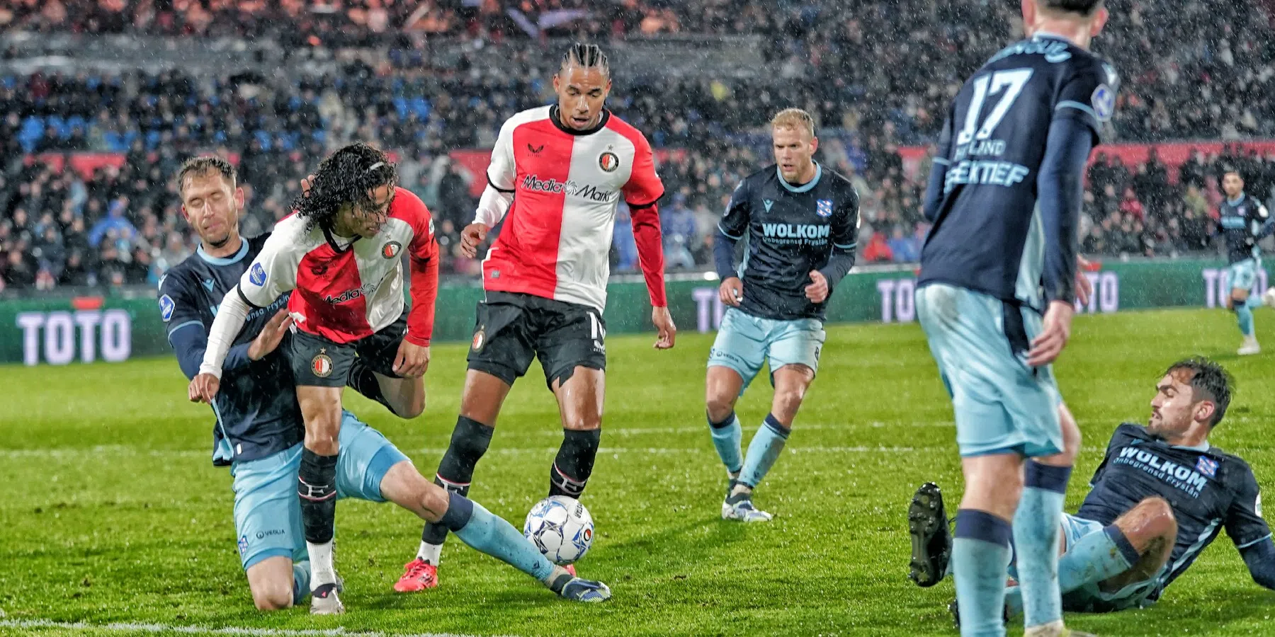 Stengs na terugkeer bij Feyenoord