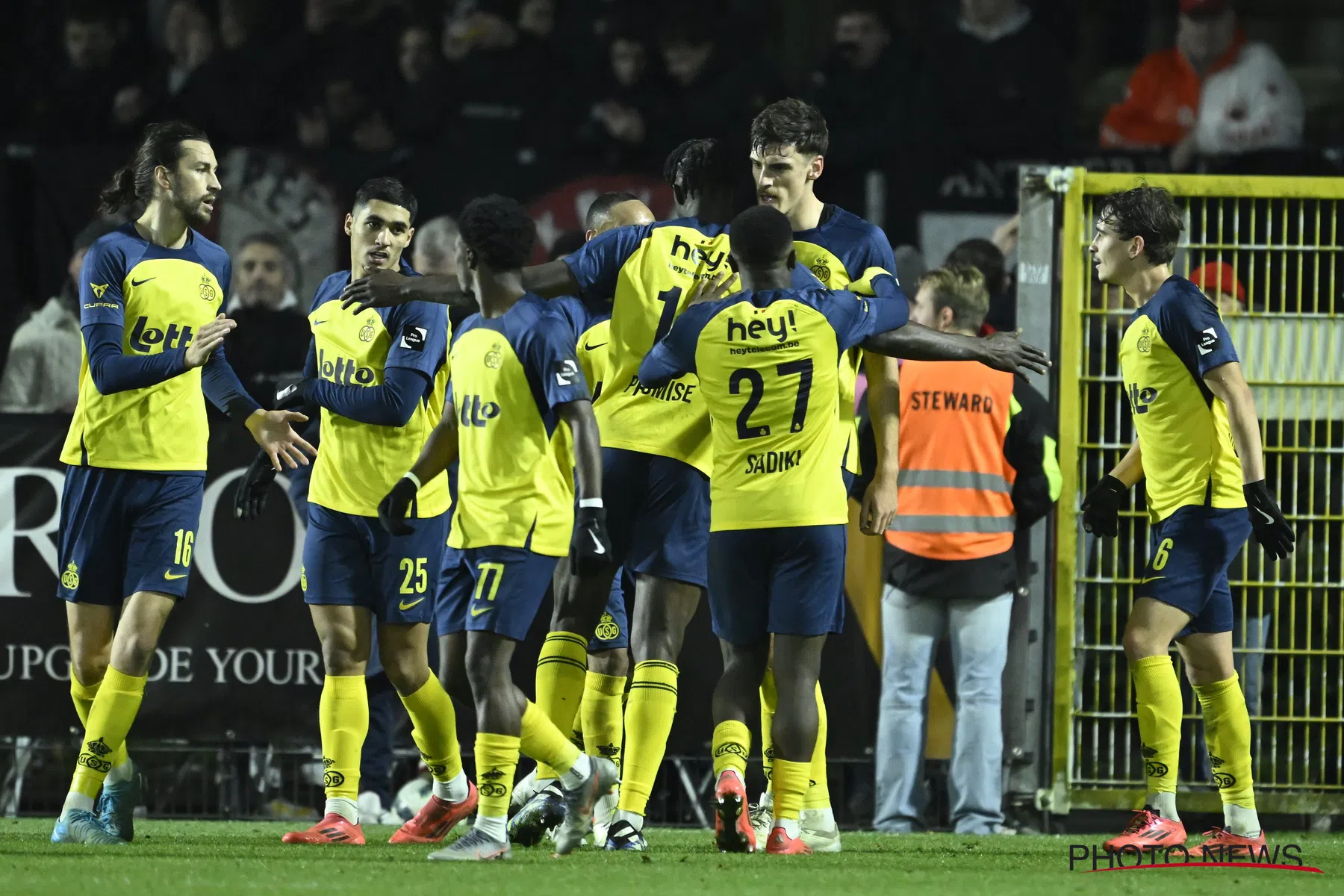 Marc Degryse over Sebastien Pocognoli en Union SG in Jupiler Pro League