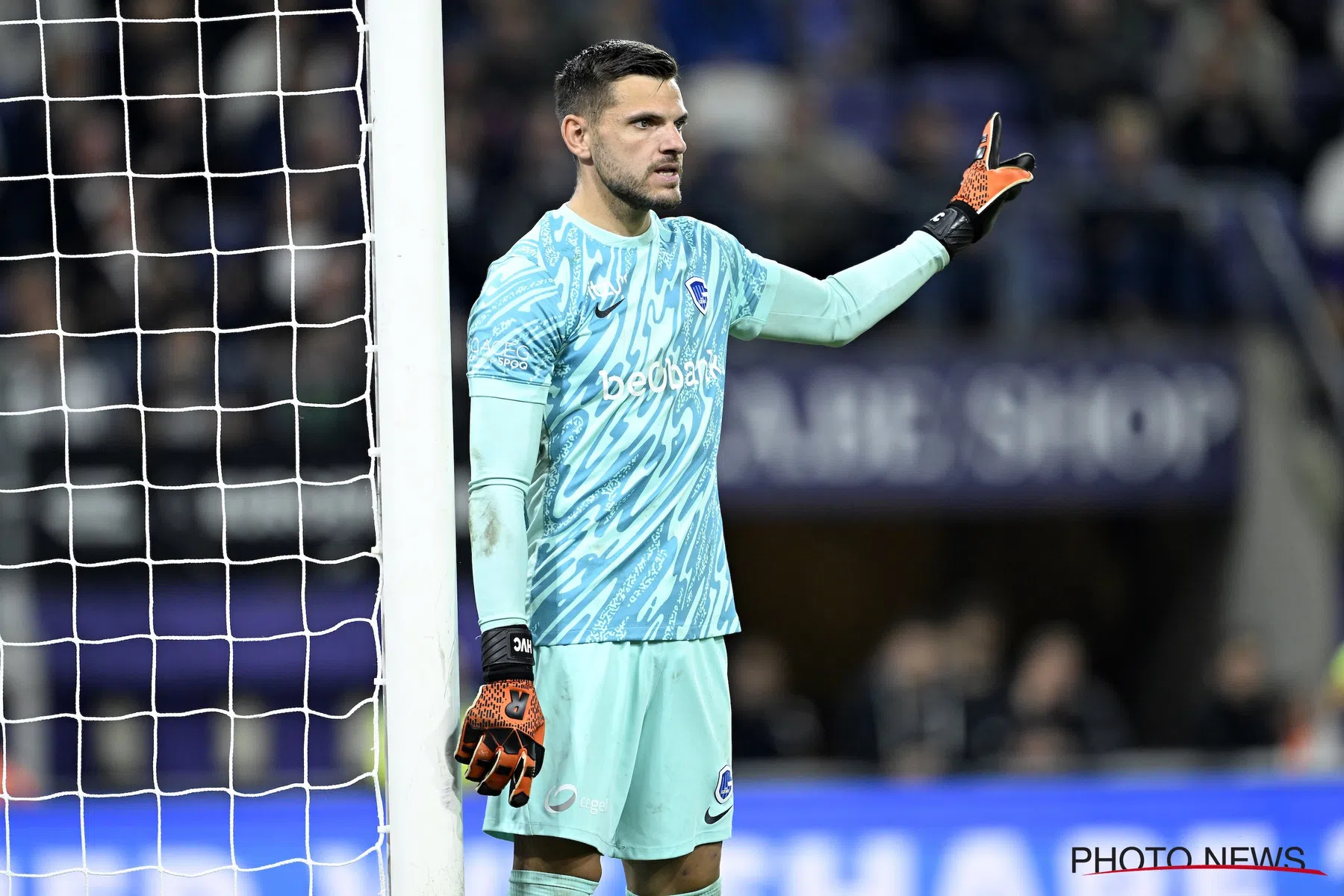 Hendrik van Crombrugge verlengt contract tot en met 2027 bij KRC Genk