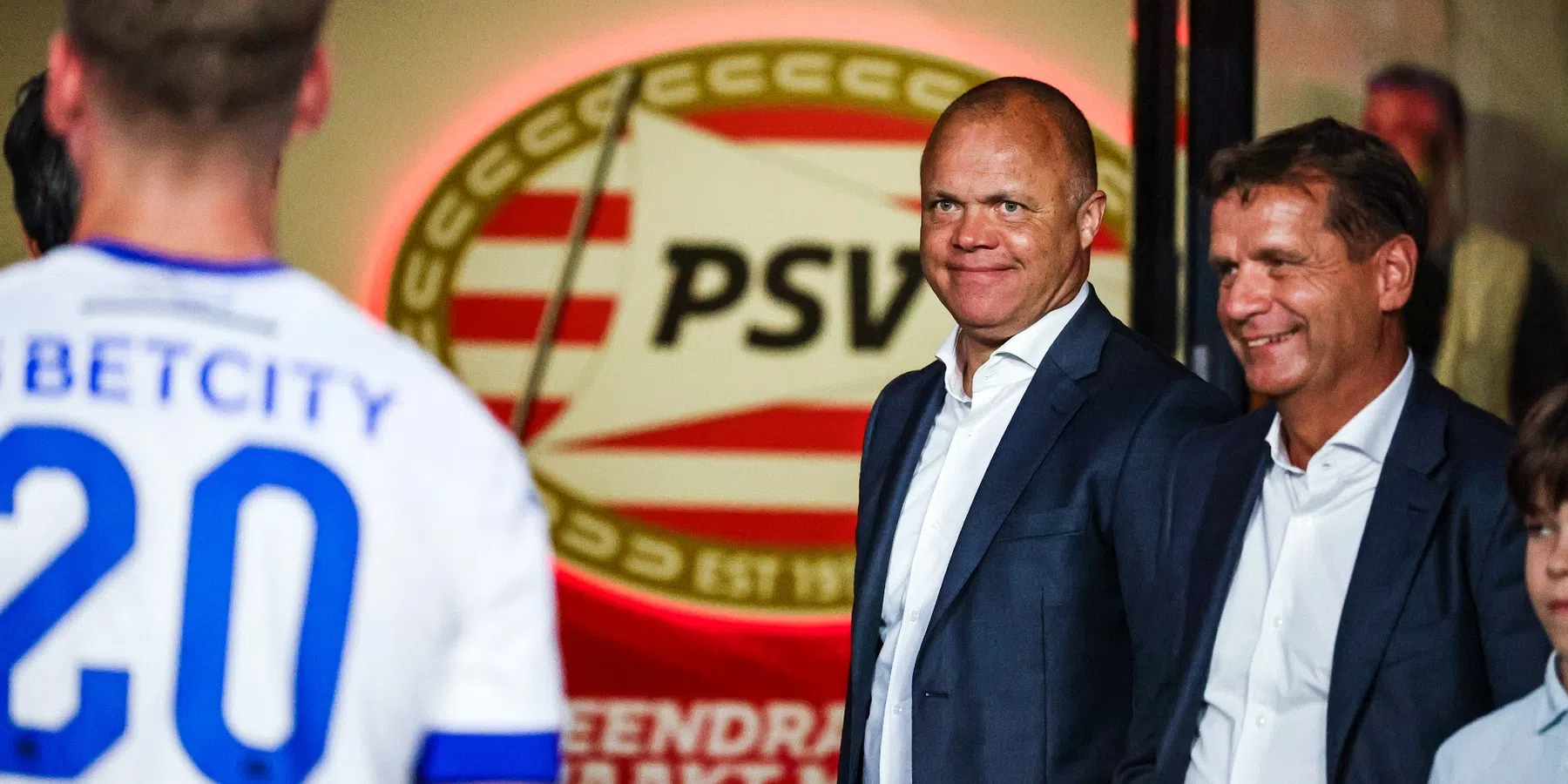 PSV presenteert Thomas Schaling 