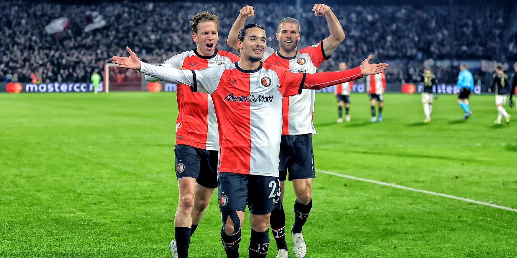 Waar wordt het competitieduel tussen Feyenoord en NEC live uitgezonden?