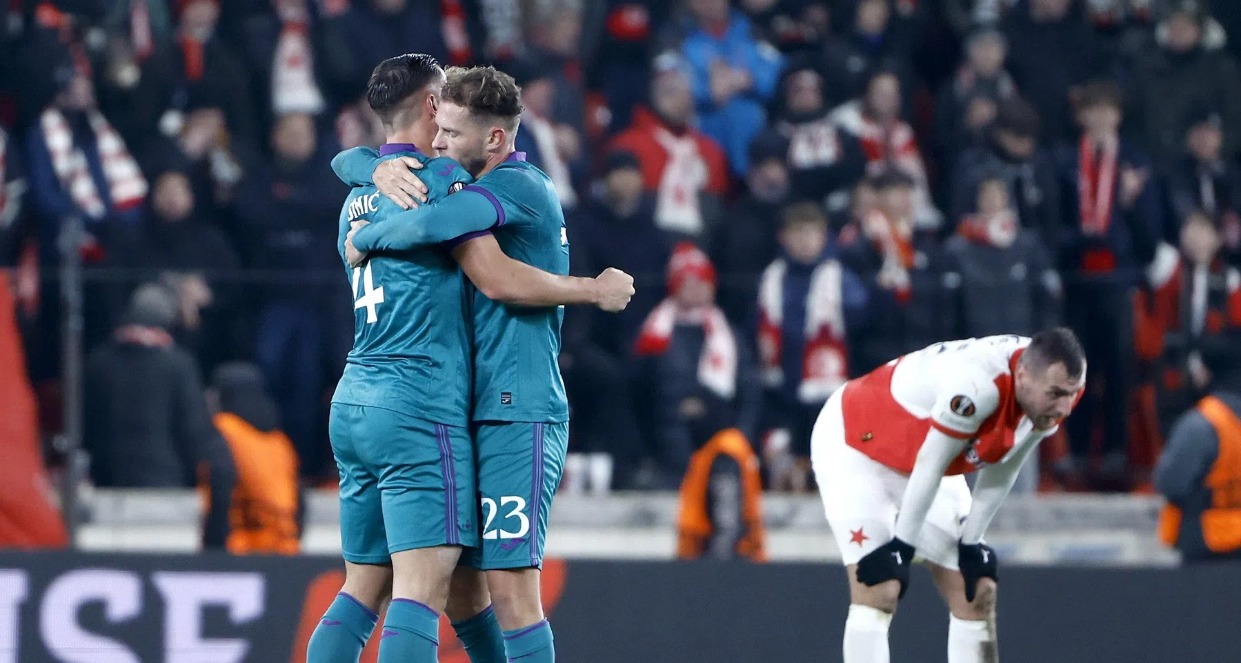 Marc Coucke deelt fier de EL-stand na zege Anderlecht in Praag