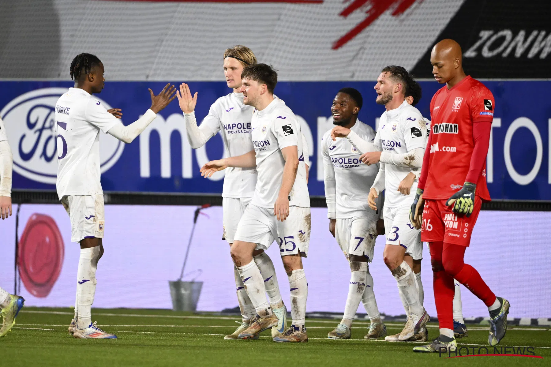 Anderlecht wint op Stayen van STVV door topschutter Dolberg 