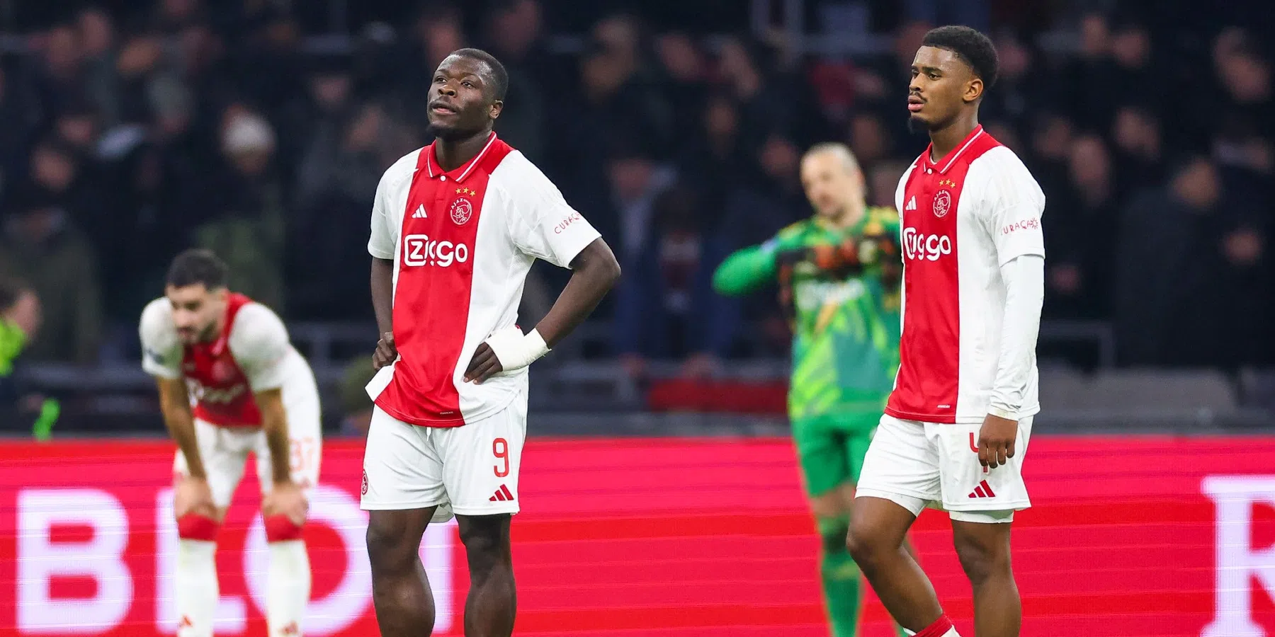 Farioli vernietigt Ajax-kapitaal door situatie met Hato en brobbey