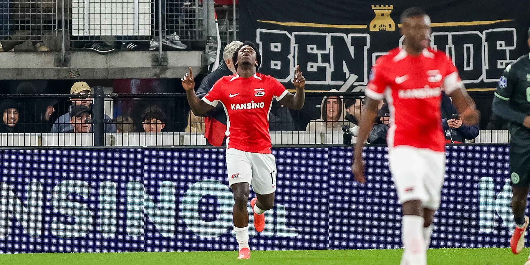 AZ-talent Addai maakt eerste goal, ouders missen dat moment