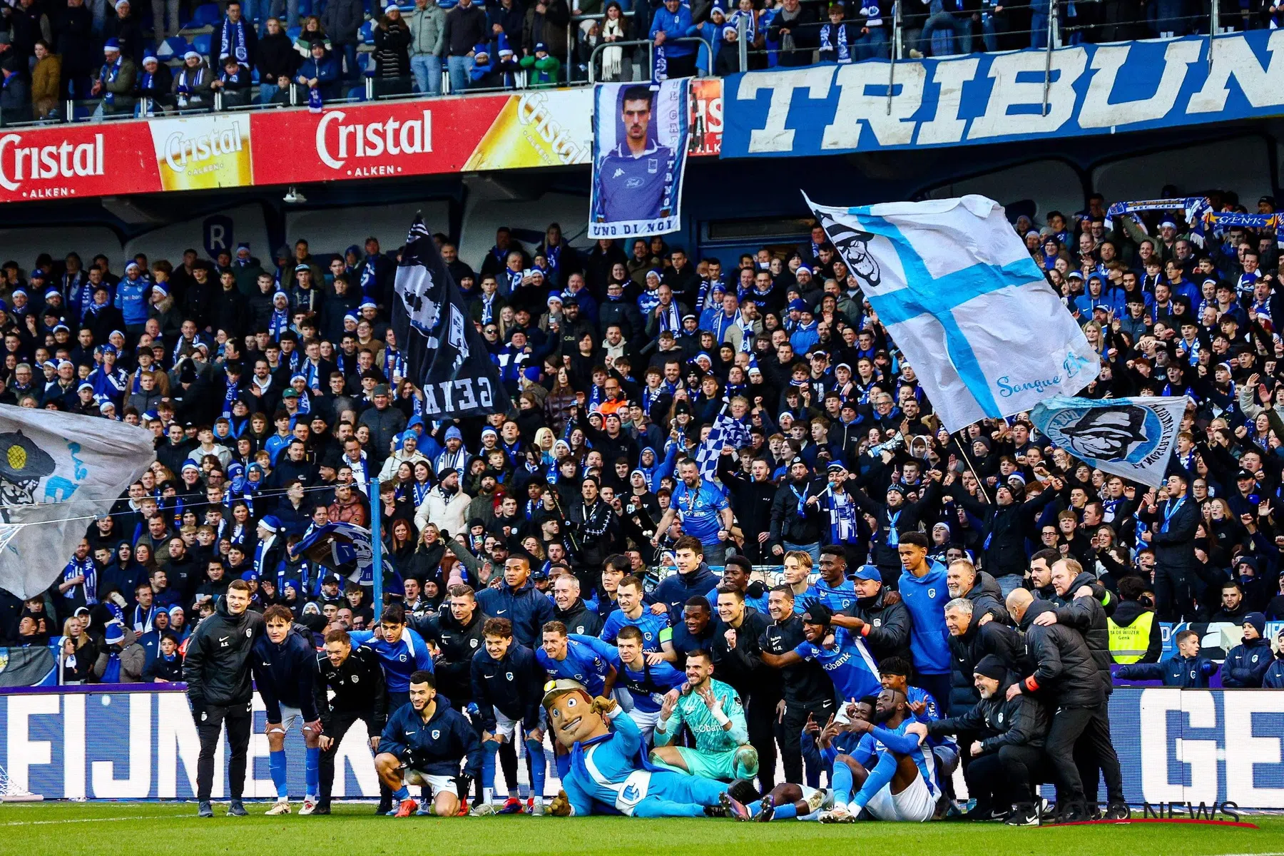 Koploper Genk ontbijt met dakloze voetballers voor kerst