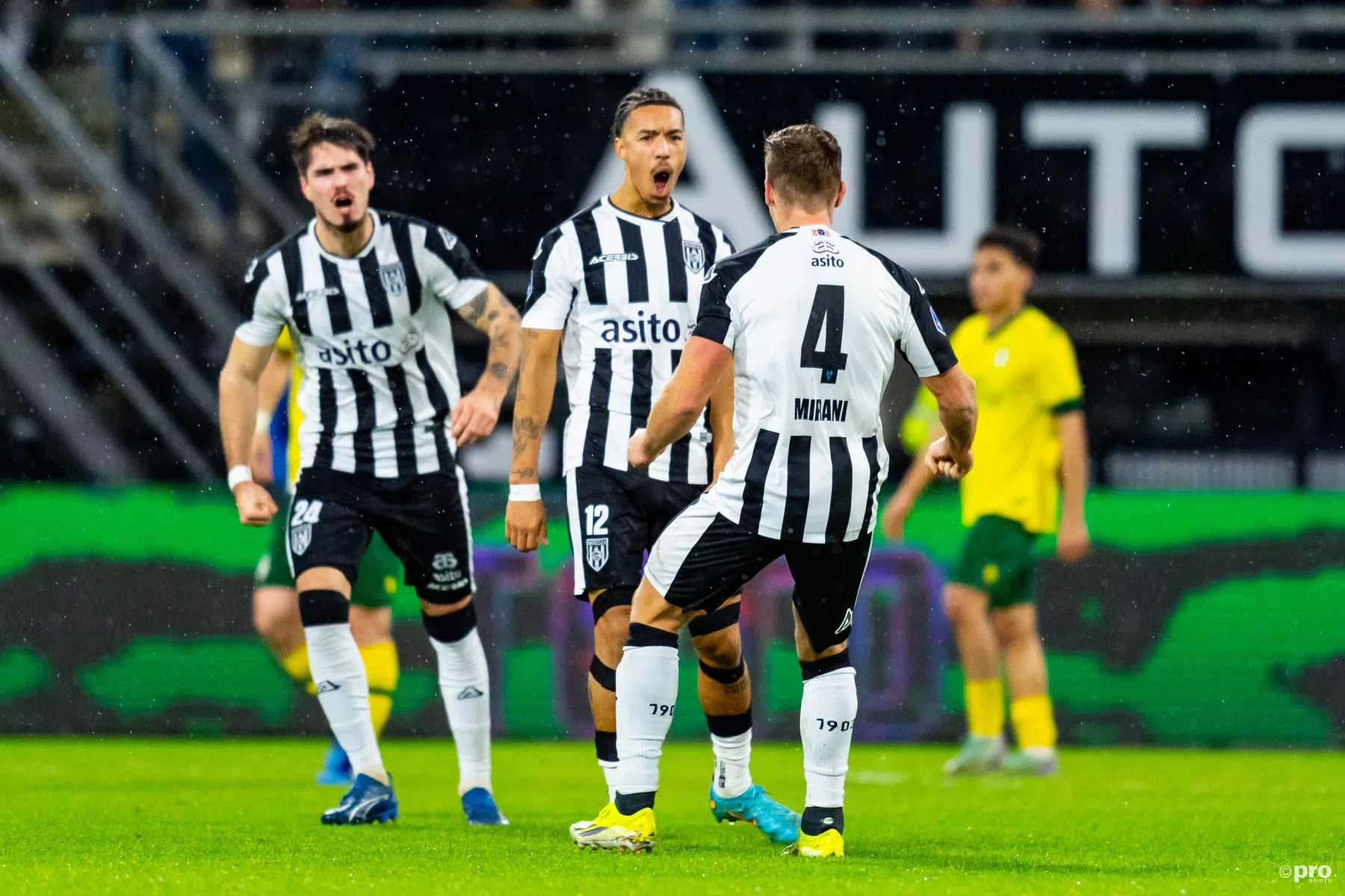 Roosken gaat Eredivisie en Heracles verlaten voor Huddersfield