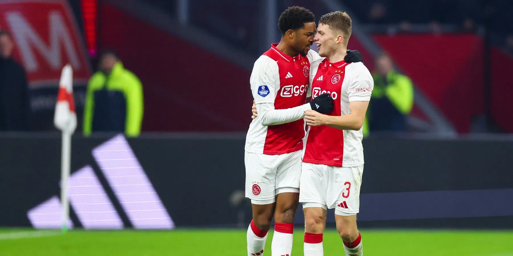 Endt verbaast zich over uitspraken Ajax-duo Akpom en Gaaei