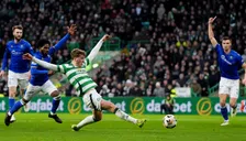 Thumbnail for article: Pijnlijke Old Firm voor Engels, Rode Duivel kreeg muntstuk naar het hoofd