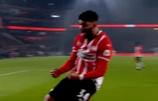 De beelden: Saibari voorkomt bekeruitschakeling PSV met goal in minuut 97 (!)