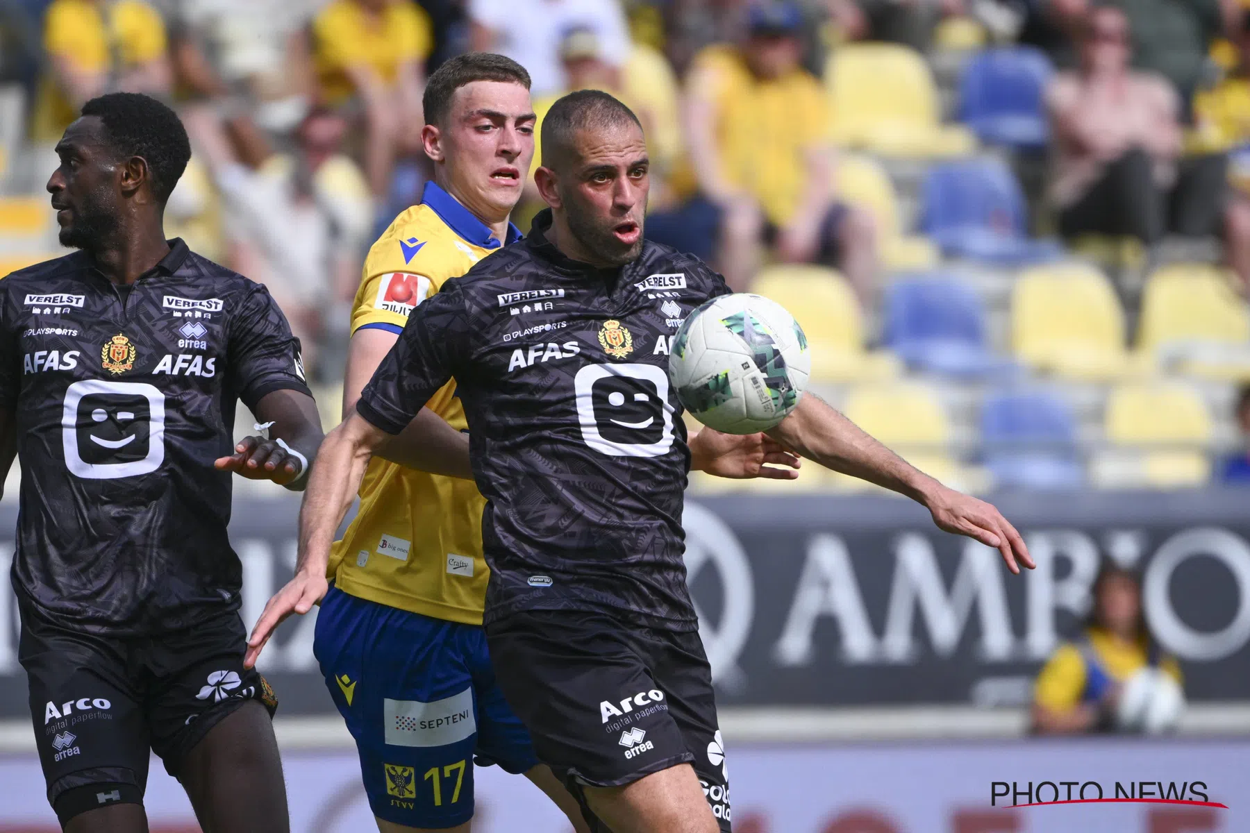  OFFICIEEL: Slimani (36) heeft getekend bij KVC Westerlo 