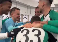 Thumbnail for article: Genieten: spelers gaan los als typisch Feyenoord-lied in de kleedkamer klinkt