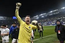 Thumbnail for article: “Dame Fortuna nodigde haar vriendenkring uit op de lat bij Mignolet” 