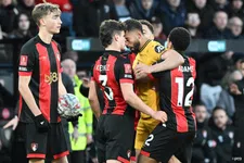 Thumbnail for article: Wolves-ster Cunha laat zich gaan tegenover Kerkez: tik, schop en kopstoot