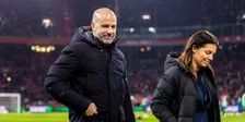 Thumbnail for article: 'Er mag ook wel een standbeeld in de Arena komen van Peter Bosz'