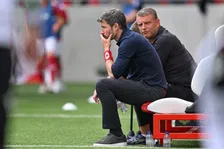 Thumbnail for article: Bijzonder: Ulderink geeft instructies als nieuwe Antwerp-trainer vanuit ziekenhuis