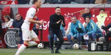 Thumbnail for article: Speculaties over breuk tussen Ajax en Farioli: 'Dat is hem zwaar bekomen'