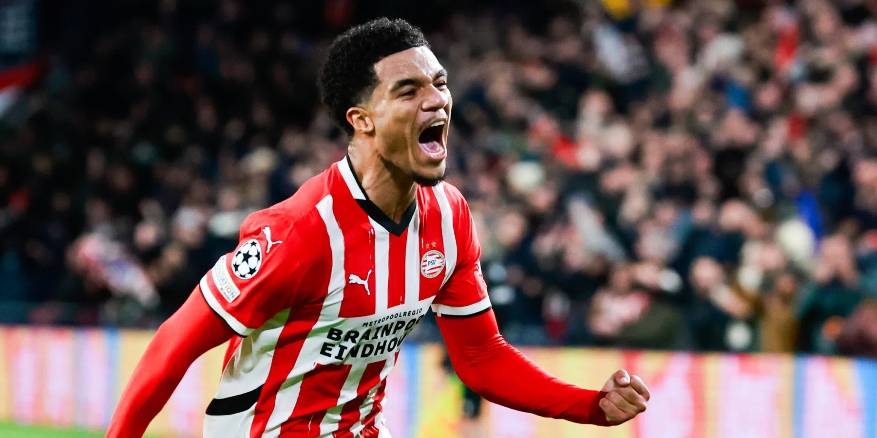 Malik Tillman doet mee bij de training van PSV