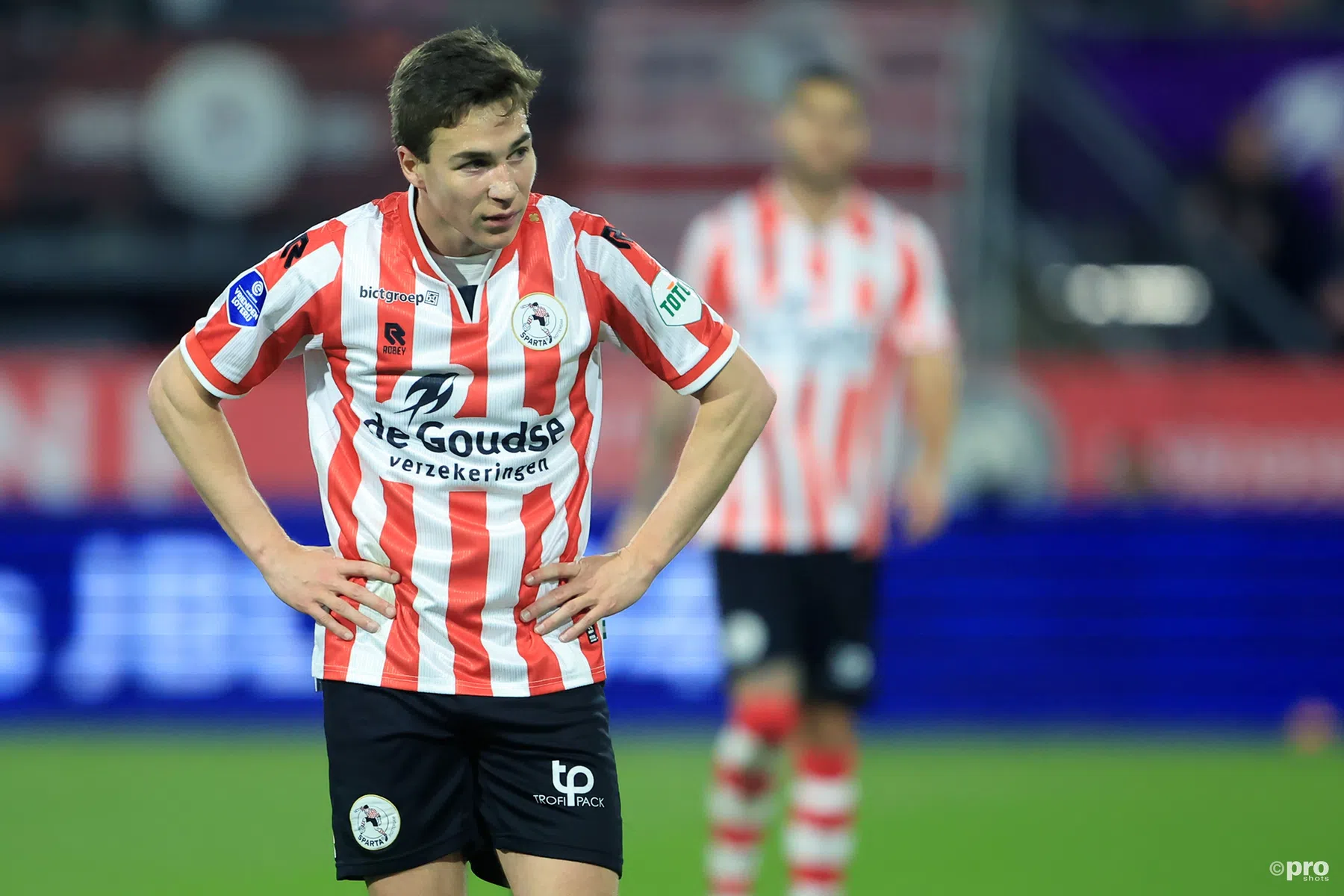 Balende Eiting doet 'scheidsrechterscursus': 'Penalty'