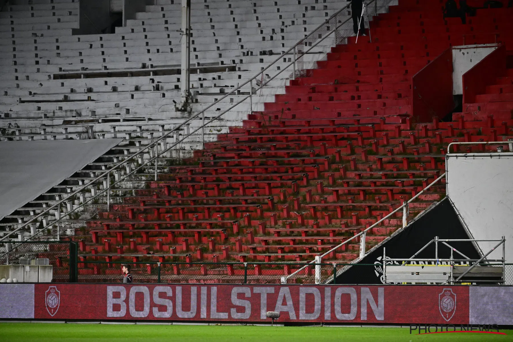 Royal Antwerp FC sloopt tribune en bouwt tijdelijke tribune op Bosuil
