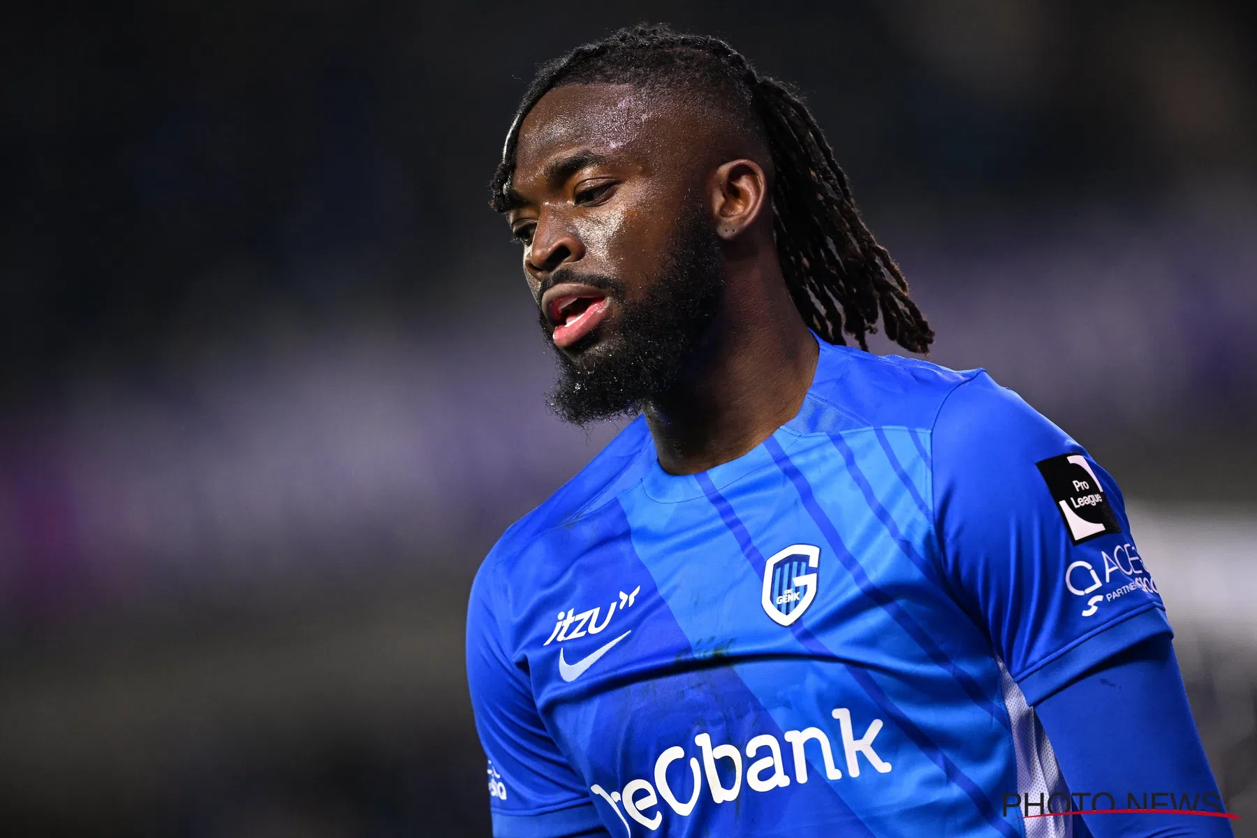 Toluwalase Arokodare van KRC Genk maakt debuut voor Nigeria