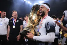 Thumbnail for article: Memphis opent rekening in Brazilië en sleept eerste prijs met Corinthians binnen